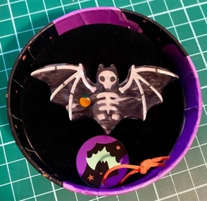ERSTWILDER HALLOWEEN EASTER CHRISTMAS BROOCHES & THAT'S AMORE PIN. NEVER WORN. - Picture 1 of 10
