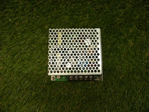 DC/DC CONVERTER 25W 18V/12V 2.1A SINGLE OUTPUT ENCLOSED PSU MEANWELL #BOX74 - Picture 1 of 4