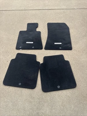 JUEGO DE 4 ALFOMBRILLAS HYUNDAI EQUUS 2011-2013 Foto 1 de 4