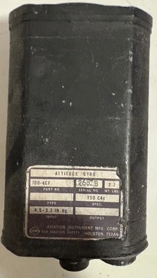 Giroscopio Attitude - Instrumento de aviación Mfg. Corp - P/N 700-4CF - TSO C4c - Avión Foto 1 de 4