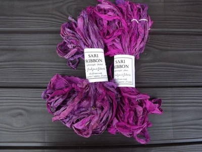 Cinta de seda Sari de Frabious Fibers, dos ganchos, teñida a mano magenta/rosa intenso Foto 1 de 2