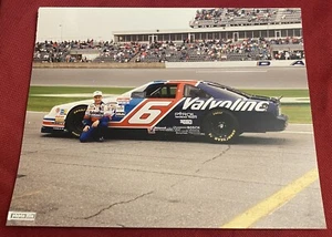 MARK MARTIN 8x10 UNSIGNED PHOTO FILE PHOTOFILE LICENSED NASCAR RACING VALVOLINE - Picture 1 of 1