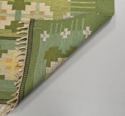 Handmade Flat-Weave Dhurrie – Vintage Charm in Fresh Green Tones - Image 1 of 4