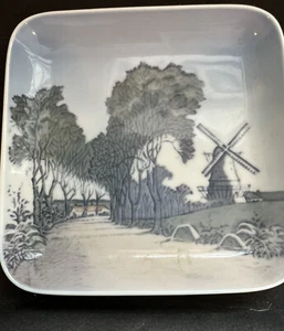 B & G Bing & Grondahl Signed Denmark Dybbol Molle Scene 5 x 5 Plate/Dish 586/455 - Picture 1 of 5