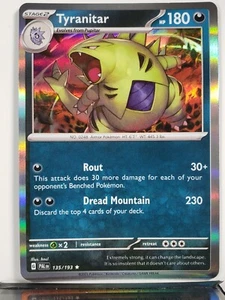 HOLO Tyranitar 135/193 casi nuevo/M - Tarjeta Pokémon violeta escarlata evolucionada Paldea - Imagen 1 de 2