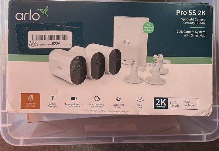 Paquete de cámara foco Arlo Pro 5S 2K con 3 cámaras XL y Smarthub Foto 1 de 3