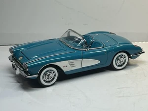 Franklin Mint 1960 Chevrolet Corvette Convertible Turquoise 1:24 Die Cast READ - Picture 1 of 13