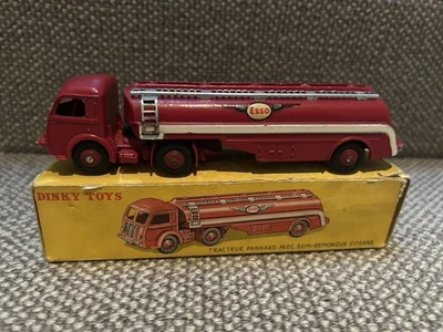Французский бензовоз Dinky Toys 32C Citernes Titan Panhard Esso 1960-е - Изображение 1 из 4