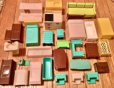 Lote De Colección DoLLHoUsE FuRNiTuRE Años 50 TuRQUoiSE PLASTIC PiNK TeaL Mc BLuE BeD Bath Foto 1 de 4