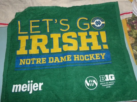 2018,Notre Dame University,BIG 10,Green,Ice,Hockey,Tournament,Towel,NOS,NEW! Cover