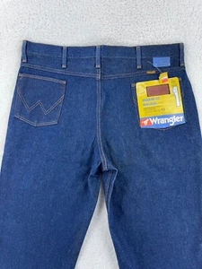 NWT vtg WRANGLER REGULAR FIT BOOT CUT JEANS MEN'S ACTUAL Size 38x30 945PW - Picture 1 of 11