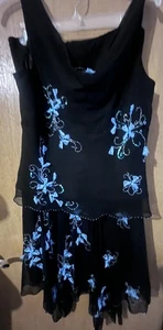 Rock-Set Eis schwarz mit blauen Blumen & Perlen Größe 12 hoch Taschentücher Rock - Bild 1 von 13