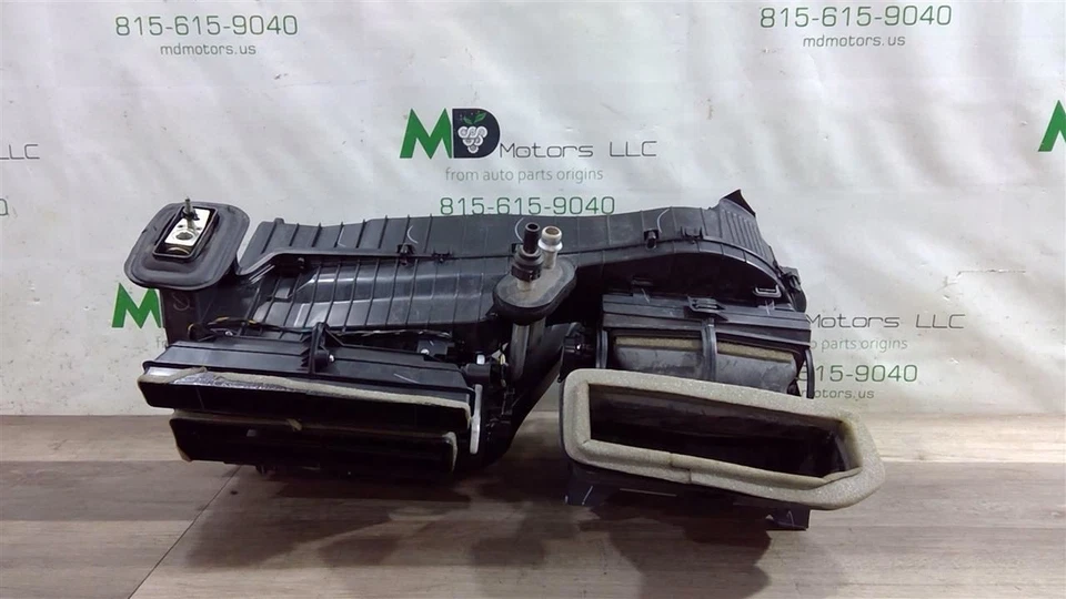 Chevrolet Colorado 2019-2021 calefacción aire acondicionado evaporador carcasa OEM 84286463 Foto 1 de 4