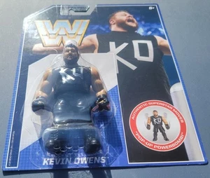 Figura de acción WWE Mattel Kevin Owens v1 serie retro estilo Hasbro nueva en tarjeta KO - Imagen 1 de 6