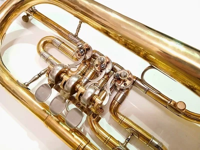 Deutsches Flügelhorn mit Koffer - Bild 1 von 4