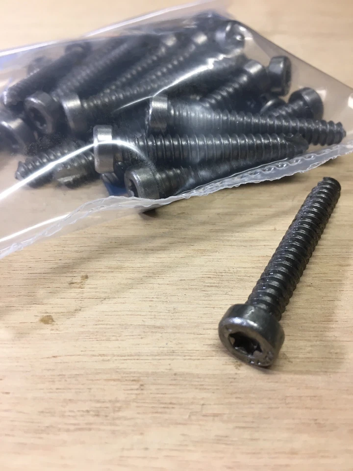 VITE ACCIAIO INOX A4 6X43 TESTA CILINDRICA PIANA INSERTO TORX T30 20PZ - Immagine 1 di 1