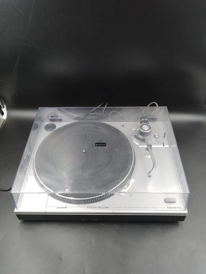 Platine Vinyle SANYO TP-30 Auto Return Direct Drive DC-Servo Japan 100% Work - Immagine 1 di 4