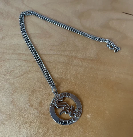 Chicago White Sox Necklace Charm or Zipper Pull  Silver Tone Copyright 2000 Cover