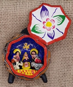 Krippe Kürbis Weihnachtsbox Typ Ornament handgefertigt handbemalt   - Bild 1 von 3