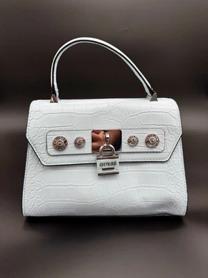 Bolso de mano GUESS Croc en relieve azul claro bolso asa superior detalle de bloqueo Foto 1 de 4
