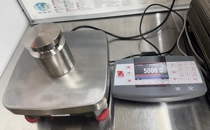 Ohaus Ranger 7000 R71MD6 Bench Scale - Multifunction, Counting, Average - Picture 1 of 9