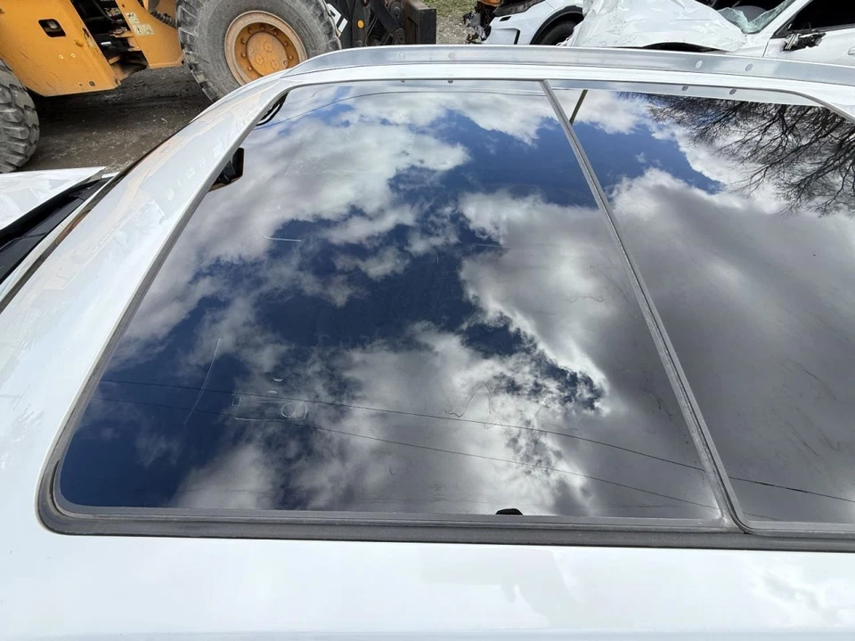 Cadillac XT4 2019-2024 techo corredizo cristal delantero 2,0 L awd 72 k Premium Luxury 66866 Foto 1 de 4