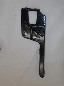 Panel de soporte de rejilla de cierre de capó Pontiac Grand Prix 1981-1987  - Imagen 1 de 2