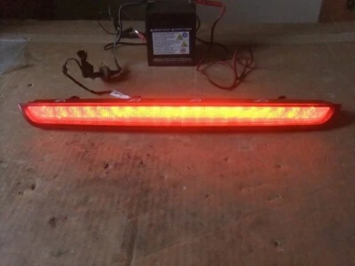 2007-14 CHEVROLET, GMC  YUKON, TAHOE, SUBURBAN  LED 3RD BRAKE LIGHT. TESTED. Foto 1 de 4