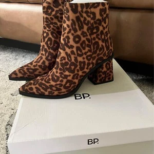 Botines BP de tacón bloque en punta talla 7 - Imagen 1 de 7