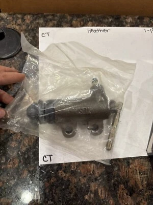 CENTRIC PARTS CLUTCH SLAVE CYLINDER 138.44209 - Image 1 of 2