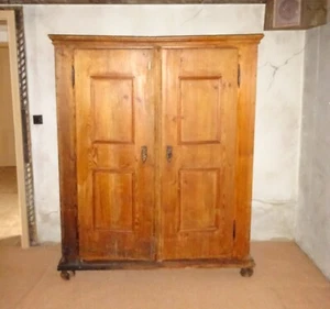 antiker Bauernschrank Holz massiv natur Garderobenschrank Aufbewahrung - Bild 1 von 3