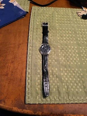 Swatch TOUT AU TRAIT SFK254 часы новый аккумулятор - Изображение 1 из 3