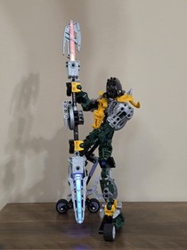 LEGO BIONICLE: Titan - Umbra (8625) 100% Complete W/ Rhotuka Spinner