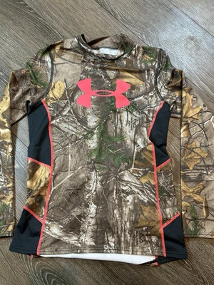 Under Armour Scent Control YLG Compression Cold Gear Hunting Shirt RealTree Camo - Image 1 of 4
