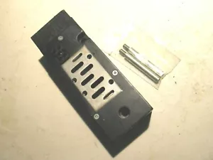 MAC ISO 1 MM-P1A-263-M00-B BASE MODULO 3/8 PORTE CON GUARNIZIONE E VITI DI MONTAGGIO P5926A - Foto 1 di 6
