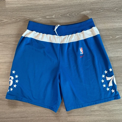 Nike Team Philadelphia 76ers Basketball Shorts Mens Large Blue NBA Sewn Logo Cover