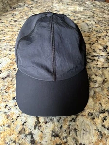 Lululemon All Black Hat - Picture 1 of 3