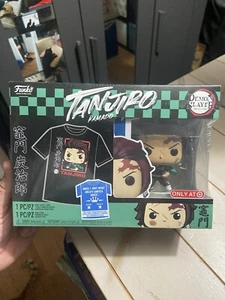 Funko Pop Demon Slayer: Tanjiro Kamado #867 + Camiseta Talla Mediana Negra - Imagen 1 de 6