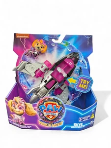 NEU Paw Patrol Film SKYE Mighty Movie Jet mit Licht & Sound Actionfigur - Bild 1 von 2