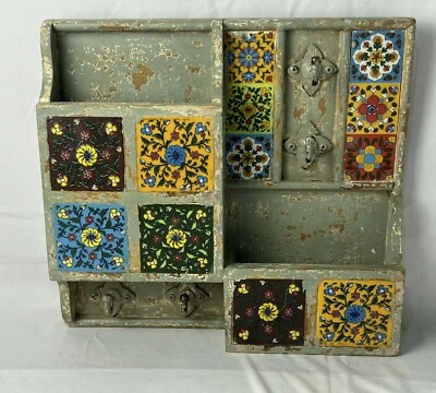 деревянная антикварная плиточная стойка для почты и журналов с 4 металлическими крючками для ключей - Изображение 1 из 4