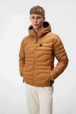 Chaqueta con capucha J Lindeberg Cliff Light Down para hombre AMOW9060 marrón mediana nueva con etiquetas NUEVA CON ETIQUETAS Foto 1 de 4