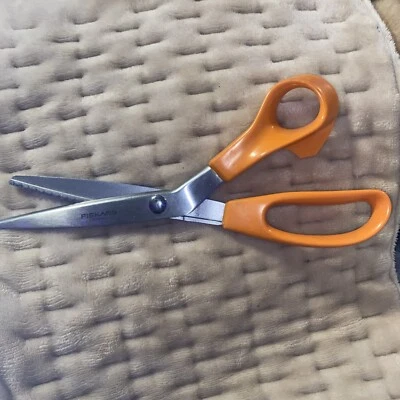Fiskars Pinking Shears Scissors Orange Handle Zig Zag Cut Crafts Fabrics - Image 1 of 4