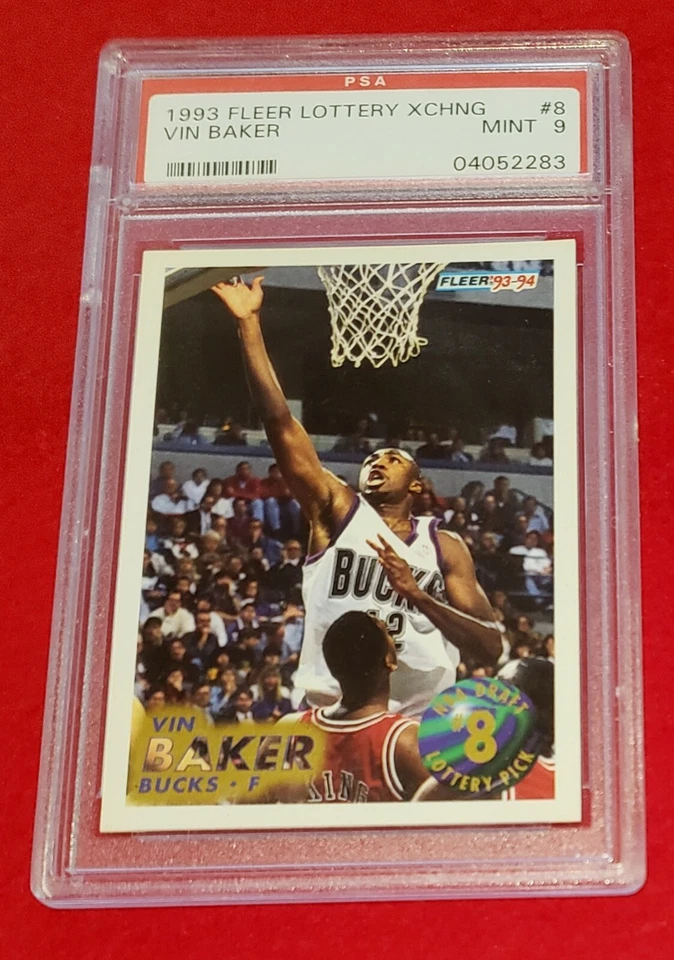 VIN BAKER - 1993 Fleer #8 Troca de Loteria BUCKS Rookie RC PSA 9 Estado perfeito - Imagem 1 de 1