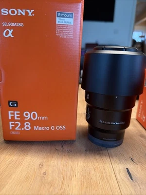 Sony FE 90mm F/2.8 G OSS Makroobjektiv - Schwarz - Bild 1 von 3