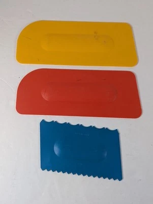 Tupperware 2  #1559 Spreader Spatula #1558 Cake Decorator  View Details - Image 1 of 4