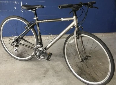 Schwinn Sportiva Formula Hybrid Bike with 21-Speed Shimano Gears 5’-5’6” - Image 1 of 4