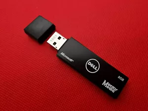KR2H9 Dell Windows 8.1 OS Computer Recovery Restore Media USB Stick 8GB - Picture 1 of 3