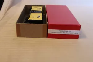 HO Scale Tyco, 40' Box Car, Toronto, Hamilton & Buffalo, Yellow & Black #3849 - Picture 1 of 3