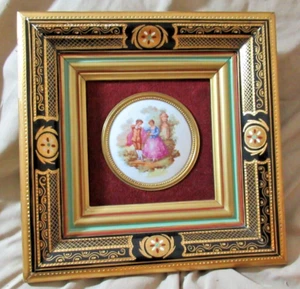 Vintage gerahmter handbemalter Porzellan Fragonard im Holzrahmen Spanien - Bild 1 von 14