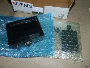 Keyence IV-M30 Intelligent Monitor 3.5" TFT Color LCD Touchscreen NEW - Picture 1 of 4